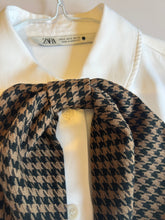 Load image into Gallery viewer, Houndstooth clip on button cover scarf in brown and black