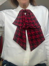 Load image into Gallery viewer, Lizzie - Houndstooth Blue