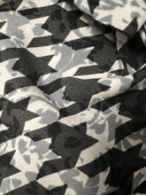 Load image into Gallery viewer, Lizzie - Houndstooth Black & White