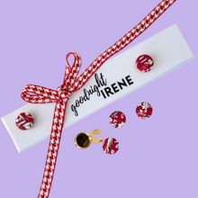 Load image into Gallery viewer, Scarlet Lawn