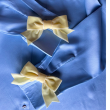 Load image into Gallery viewer, Pair of Velvet Button Cover Bows - Buttered Toast (Yellow)
